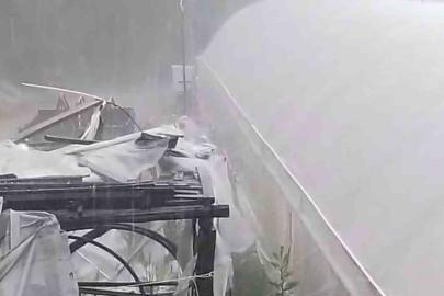 Kumluca’da aniden bastıran dolu yağışı etkili oldu
