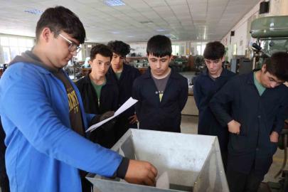 Meslek lisesi öğrencilerinden sıfır atık hamlesi