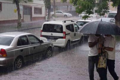 Meteoroloji uyarmıştı: Kars’ı dolu vurdu, Sanayi Bölgesi beyaza büründü