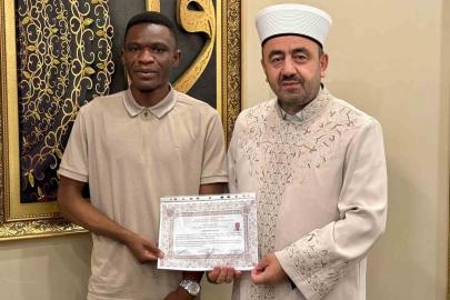 Müslüman olan Zambiyalı Singoma Musa ismini aldı