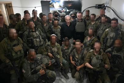 Netanyahu, Lübnan’ın güneyindeki İsrail askerleriyle bir araya geldi