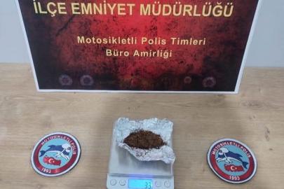 Okul önünde uyuşturucu operasyonu: 2 kişi tutuklandı
