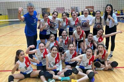 Onikişubat Belediyespor Midi Kız Voleybol Takımı Türkiye Şampiyonası yolunda