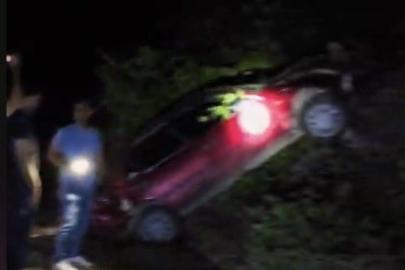 Osmaniye’de  otomobil uçuruma yuvarlandı: 2 yaralı