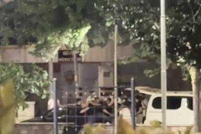Parkta tekme tokatlar havada uçuştu