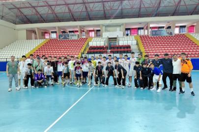 Porsuk Spor Salonu’nda 2. Küme Futsal Genç A Erkekler müsabakaları tamamlandı