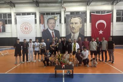 Pozantı’da ilk kez düzenlenen ayak tenisi turnuvası yoğun ilgi gördü