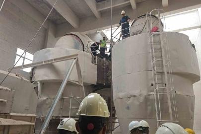 Safi Çimento fabrikasında kazana düşen işçi ağır yaralandı