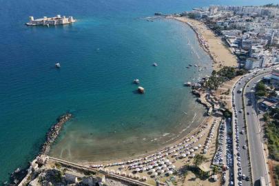 Sıcaklar geldi, okullar tatil olmadan sahillerde yoğunluk başladı
