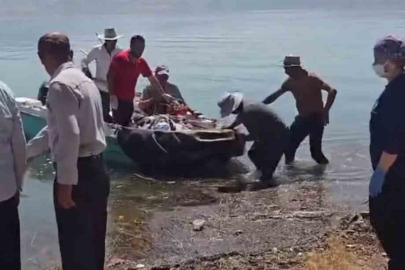 Siirt’te bahçede fenalaşan hasta, tekneyle ambulansa ulaştırıldı