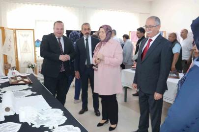 Şuhut Halk Eğitim Merkezinin yıl sonu sergisi büyük ilgi gördü