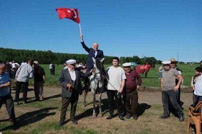 Terme’de 26. Geleneksel Rahvan At Yarışları nefes kesti