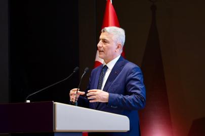 Ticaret Bakanı Ömer Bolat: "Türk otomotiv sektörü son 20 yılda 19 kez ihracat şampiyonu olmuştur"