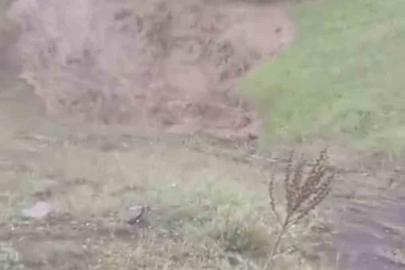 Tokat’ta dolu yağışı yolları beyaza bürüdü