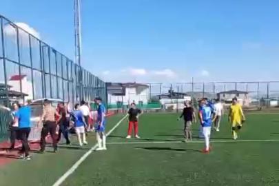 Türkoğlu’nda şampiyonluk maçı sonrası kavga