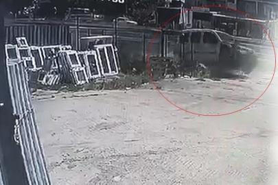 Yoldan çıkan araç iş yerinin bahçesine daldı, sürücü yaralandı