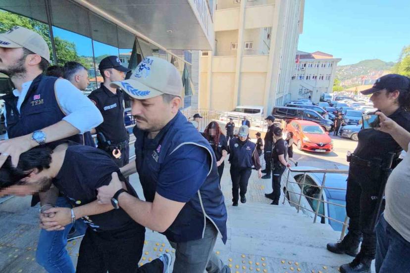 Zonguldak’ta terör örgütü operasyonunda gözaltına alınan 4 öğrenciden 3’ü tutuklandı