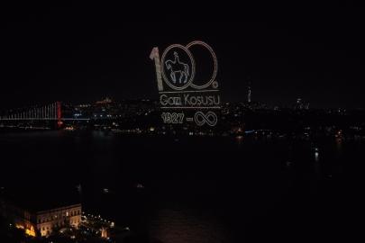 100. Gazi Koşusu Resepsiyonunda gökyüzünde görsel şölen