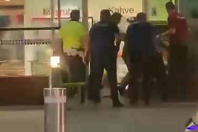 Adnan Menderes Havalimanında hareketli anlar: 4 polis bıçaklandı
