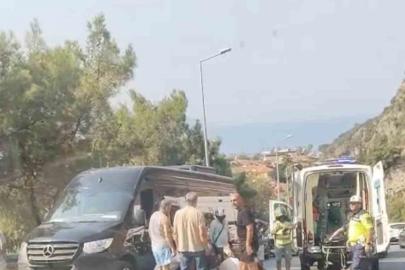 Ağabeyinin kullandığı araçtan kazada yola savrulan genç hayatını kaybetti
