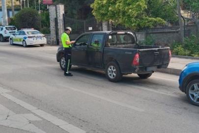 Bilecik’te 1 aranan şahıs yakalanırken 7 araç trafikten men edildi