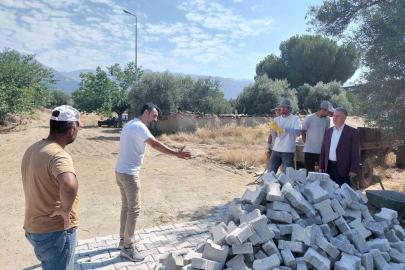 Buharkent’te bozulan sokaklarda kilit parke çalışması sürüyor