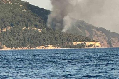 Büyükada’da plajda yangın paniği