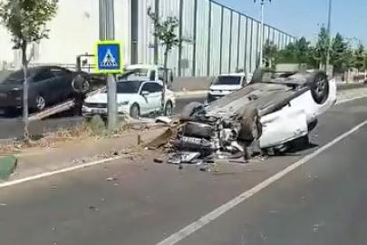 Diyarbakır’da refüje çıkan otomobil takla attı: 1 yaralı