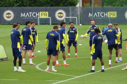 Fenerbahçe, Avusturya’da günü çift antrenmanla tamamladı