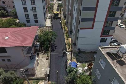 İskenderun Belediyesi, bir haftada 4 bin 768 ton sıcak asfalt serimi gerçekleştirdi