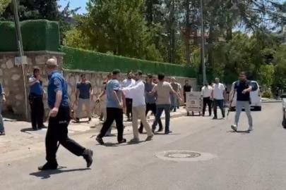 Kavga eden şahıslara biber gazıyla müdahale edildi