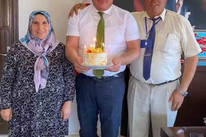 Kaymakama sürpriz doğum günü kutlaması