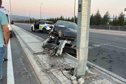 Kayseri’de otomobil aydınlatma direğine çarptı: 1 yaralı