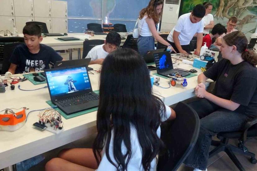 Menteşe Çocuk Bilim Parkı’nda yıl sonu robotik şenliği