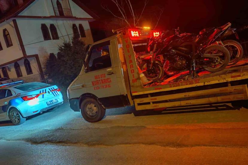 Mudurnu’da kural tanımaz motosikletlilere geçit yok: 2 araç trafikten men edildi