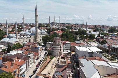 Sanat tarihçisi Prof. Dr. Beksaç: "Makedonya Kulesi hak ettiği bilgiye layık olması gereken bir yapı"
