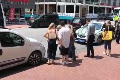 Scooterla dengesini kaybedip düşen sürücü yaralandı