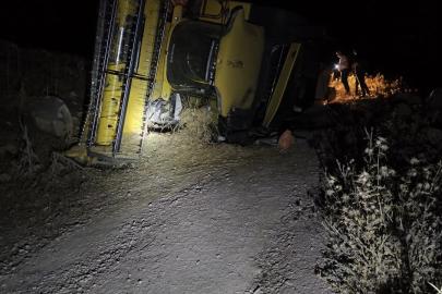Siirt’te biçerdöver devrildi, sürücü yaralandı