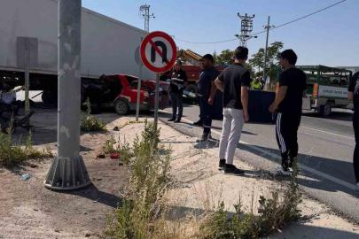 Tır ile otomobil çarpıştı: 2 ölü, 2 yaralı