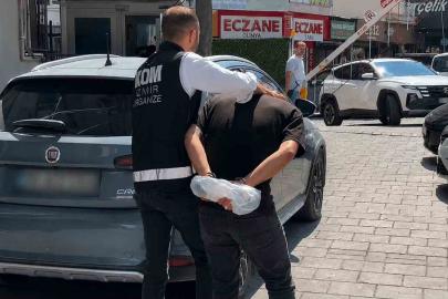 Torbalı’da oto galeriyi kurşunlayan 2 şüpheli tutuklandı