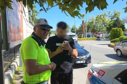 Trafik polisinin dikkati dolandırıcılık girişimini engelledi