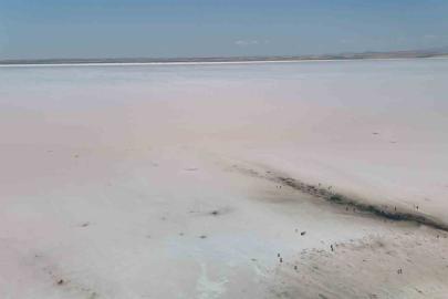 Tuz Gölü pembe renge büründü, turistler bölgeye akın etti