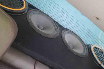 Yüksek sesle müzik açan 2 sürücüye toplam 246 bin 898 TL ceza