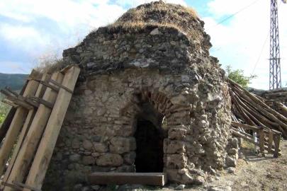 Atıl vaziyetteki hamam restore edilmeyi bekliyor
