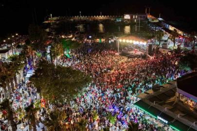 Bodrum’da binlerce kişi 30 Ağustos Zafer Bayramı’nı kutladı