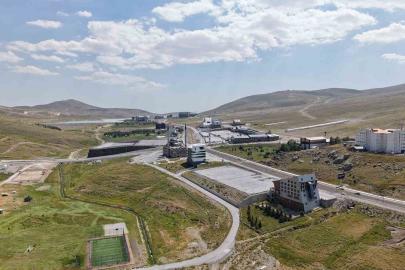 Büyükşehir’den Erciyes’te dört mevsim turizm hamlesi
