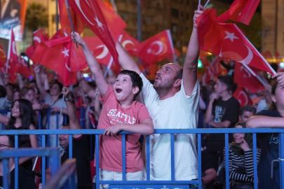 Denizli’de 30 Ağustos coşkusu Sagopa ile zirveye tırmandı