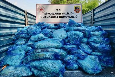 Diyarbakır’da 3 ton hayvansal iç yağ ele geçirildi