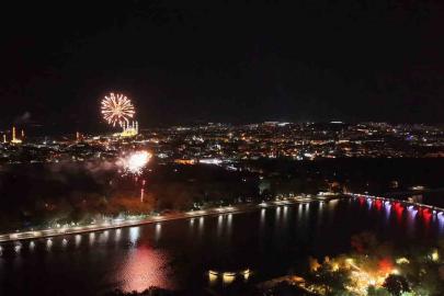 Edirne’de 30 Ağustos Zafer Bayramı resepsiyonu: Meriç Nehri’nde havai fişek gösterisi