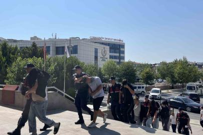 Kadın kıyafeti giydirip şantaj yaptılar: 6 gözaltı